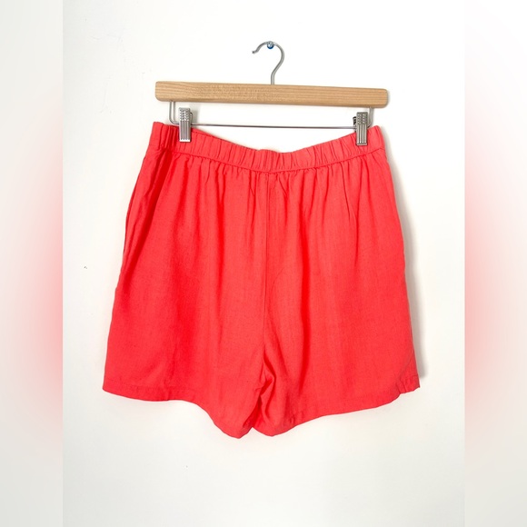 Vero Moda | Jesmilo High-Waist Box-Pleat Shorts in Georgia Peach - Picture 5 of 7